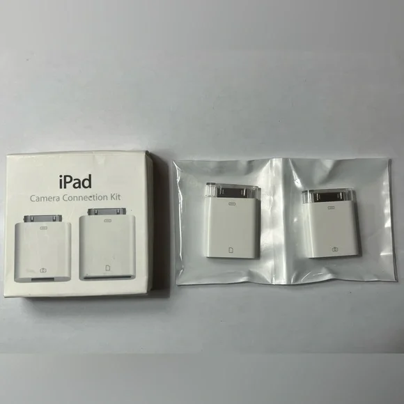 APPLE iPad Camera Connection Kit, SD to iPad and Camera to iPad connectors