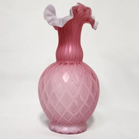 Antique MT. WASHINGTON CRANBERRY PEACH BLOW GLASS DIAMOND QUILTED 6.5