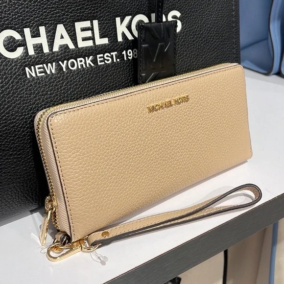 Michael Kors Jet Set Travel Large Travl CONTINENTAL Wristlet - wallet phone hldr