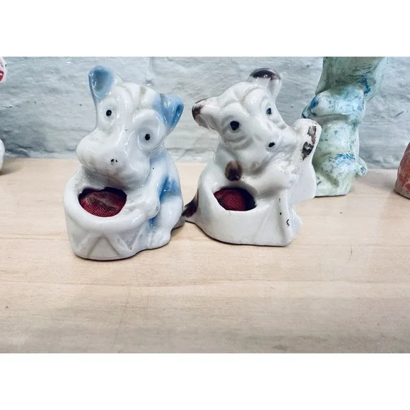 Vintage Two Dogs Holding Balls Figurines Made In‎ Japan