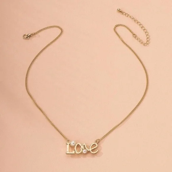 3/$30 💛 Faux Pearl Love Necklace