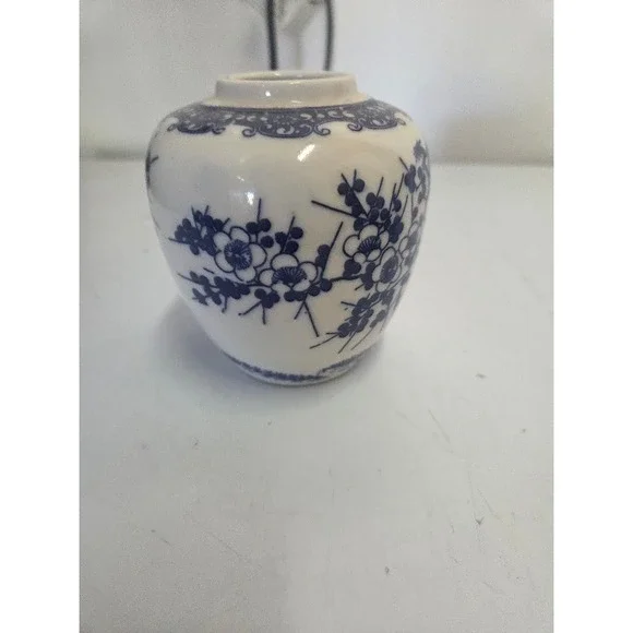 Vintage Blue and White Porcelain Ginger Jar Floral Bud Vase Chinoiserie 4 Inch
