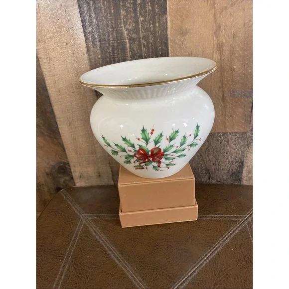 Lenox Holiday Cachepot Planter Vase Bowl Porcelain Holly Berry Motif 6435515 Vtg