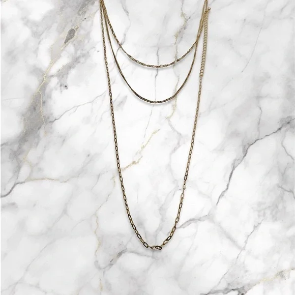 CASUAL LAYERED LONG NECKLACE