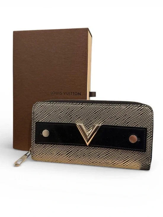 Louis Vuitton Essential V Zippy Wallet Limited Edition Epi Leather