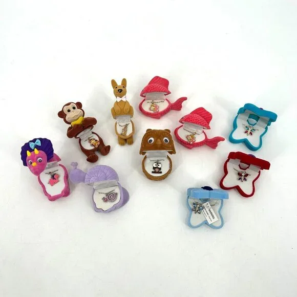 NWOT Set Of 10 Girl's Animal Necklaces And Matching Jewelry Holders Party Favors