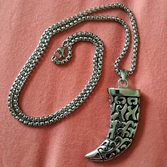 Horn Tusk Men's Pendant Necklace (23.5 Inches) in Black Oxidized Stainless Steel