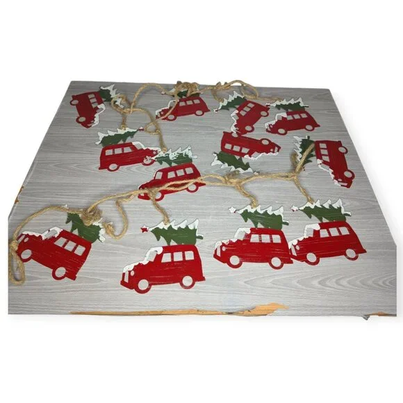 Northlight Indoor/Outdoor 4 Foot Artificial Garland w/Metal Car/Christmas Tree