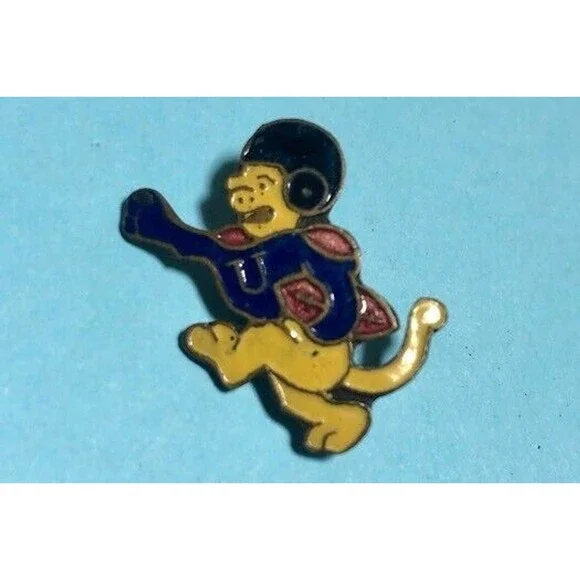 Vintage The 'U' ,NCAA Football Pitt Panther ? or Wildcat Mascot Lapel Pin