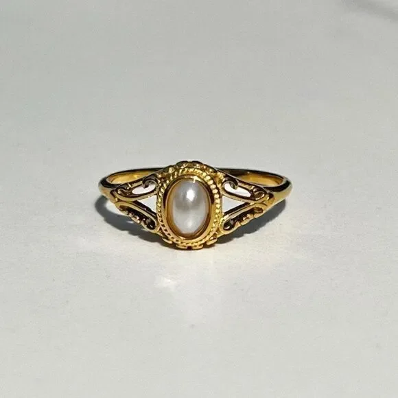New! “Genovia” Gold Pearl Ring