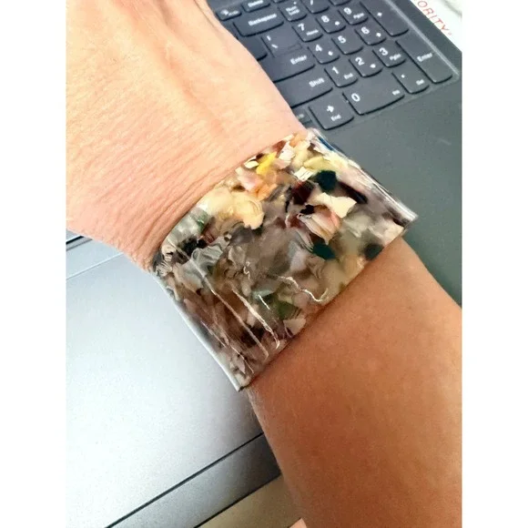 Kids Multicolor Resin Acrylic Wide Cuff Bracelet Gold Tone Ends‎ 2.5 Inch