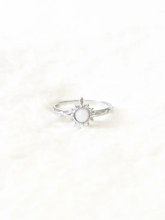 5/$15 🩷 MUST BUNDLE Sunburst Silver Ring with White Stone - Women Jewelry