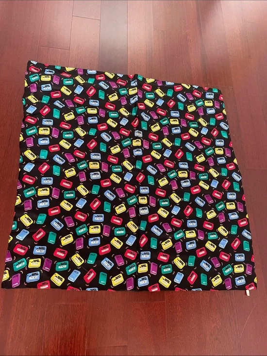 100% Silk Vintage 1990s silk scarf Retro style