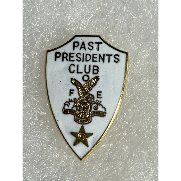 Past Presidents Club FOE Fraternal Order of Eagles Pin White & Gold Tone 🦅