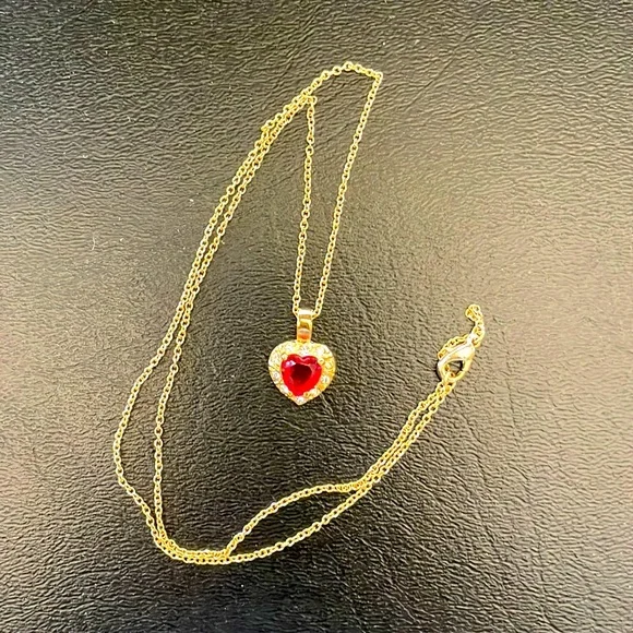 NWOT pretty necklace. Birthday stone? Never worn.