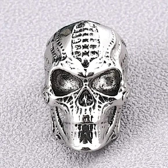 STAINLESS STEEL SKULL RING