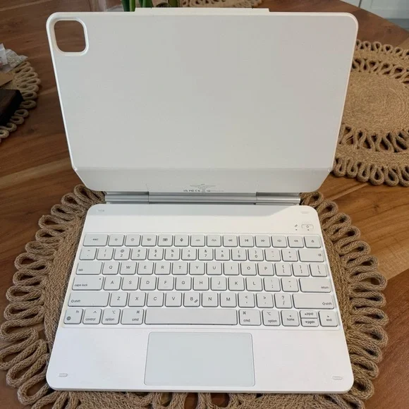 ESR White Tablet Keyboard Case
