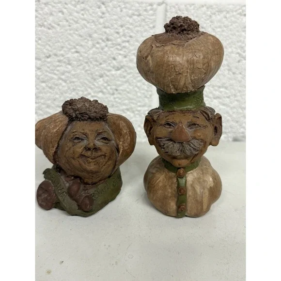 Garlic Head Gnomes Chef (#25) & Garlina (#38) Signed by Thomas‎ Clark 1983 Cairn