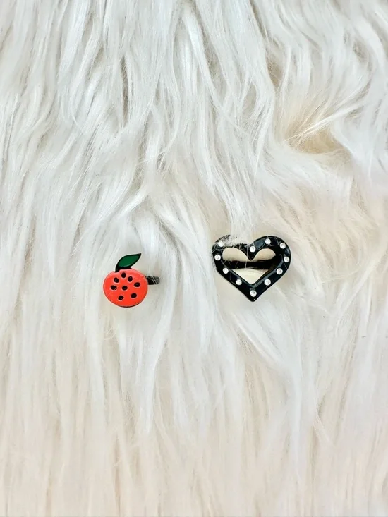 BLACK FRUIT RINGS
