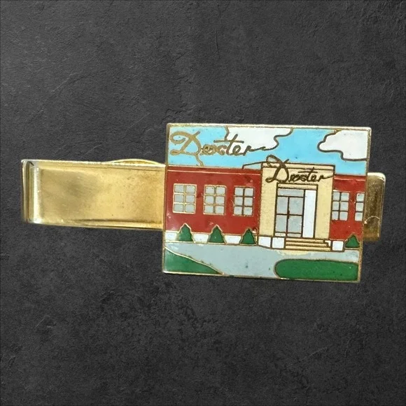 HTF Kinney Co Dexter Shoe Co Tie Clip Mens Gold Tone Enamel Factory Building‎