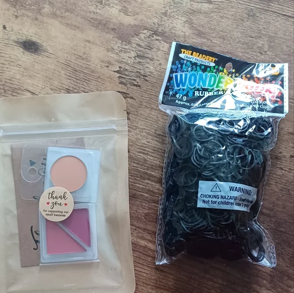 Rainbow Loom black rubberbands