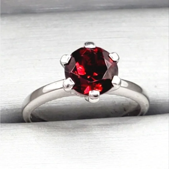 Genuine Round 1.25 Carat Garnet 925 Sterling Silver Solitaire Engagement Ring