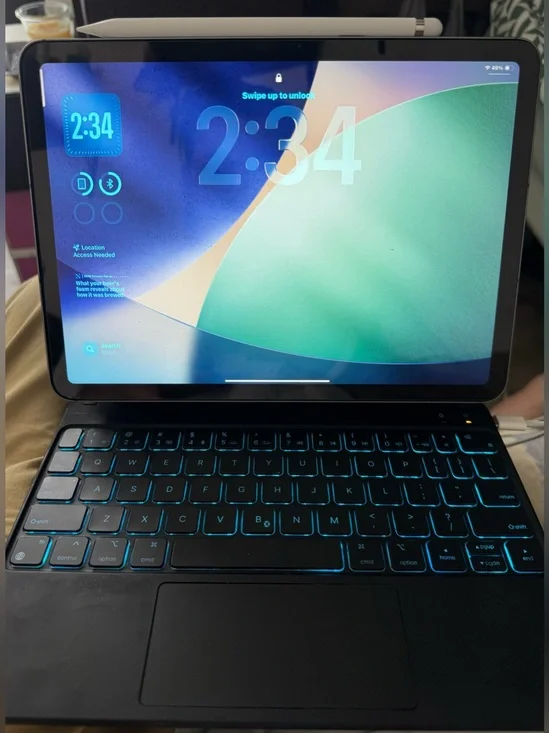 IPad Air 11” (M2 ~ Unlocked) Cellular + ESR Rebound 360 Keyboard & Stylus Pencil