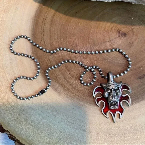 Mens Gothic Pewter Horn Evil Devil Demon Necklace 2005 Era