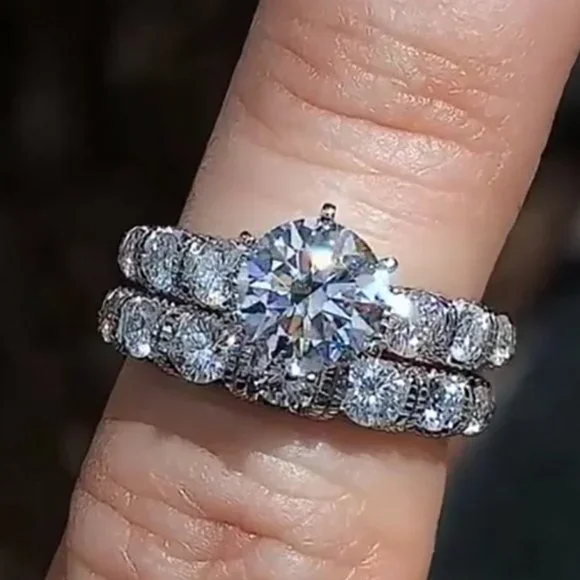 🎀 Shiny Zircon Full Around Luxury Silver Beautiful Wedding Ring Women, PD304