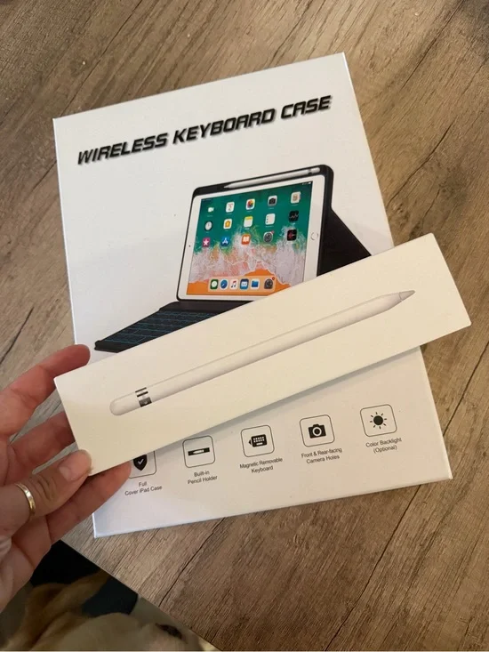 Apple Pencil and wireless keyboard