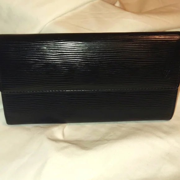 Louis Vuitton Porte Feuille Sara Black Epi Leather Long Wallet