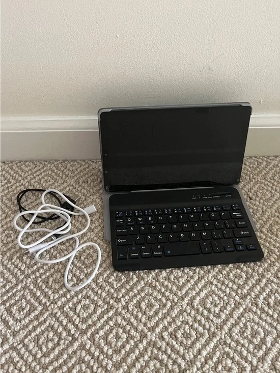 Samsung Black Tablet with Detachable Bluetooth Keyboard and Cables