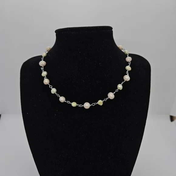 short light pink and yellow-green pearl necklace
