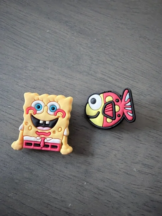 CROCS Yellow SpongeBob & red/Yellow Fish Jibbitz Charms