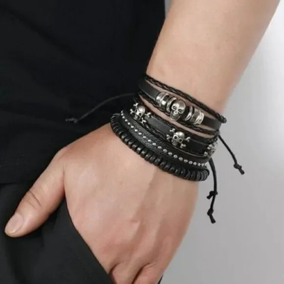 BLACK LEATHER SKULL BRACELET SET