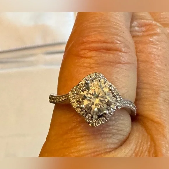 NWT Elegant Sterling Silver Ring with Cubic Zirconias