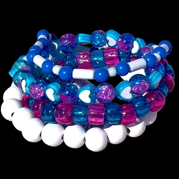 Girls beaded stretchy stackable bracelets hearts pink blue white