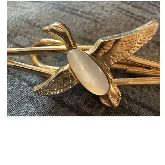 Vtg Signed Swank Gold Plated Duck in Flight Mother of Pearl Inlay 1.75