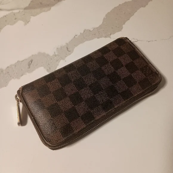 Authentic Louis Vuitton Damier Ebene Canvas Long Zippy Wallet / Organizer