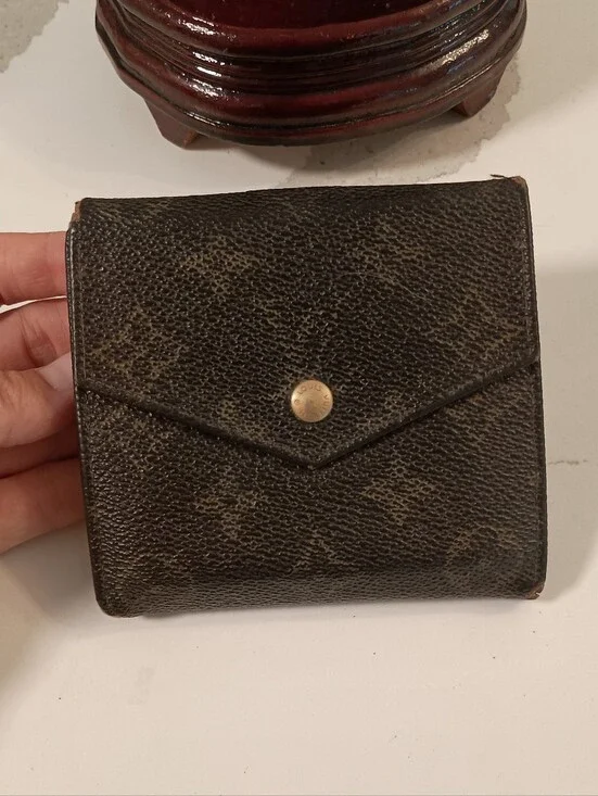 Louis Vuitton Vintage Monogram Elise Trifold Wallet