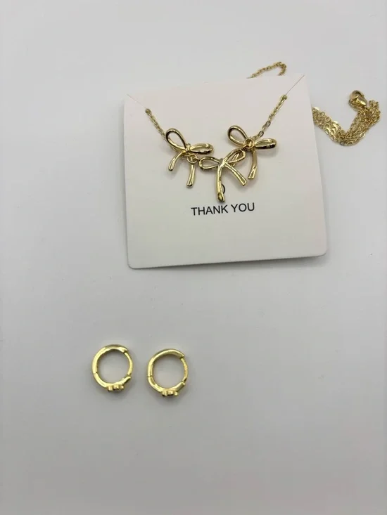 🌸 Little Blossom Jewelry Bundle – Flower, Huggie & Bow Set 💖✨