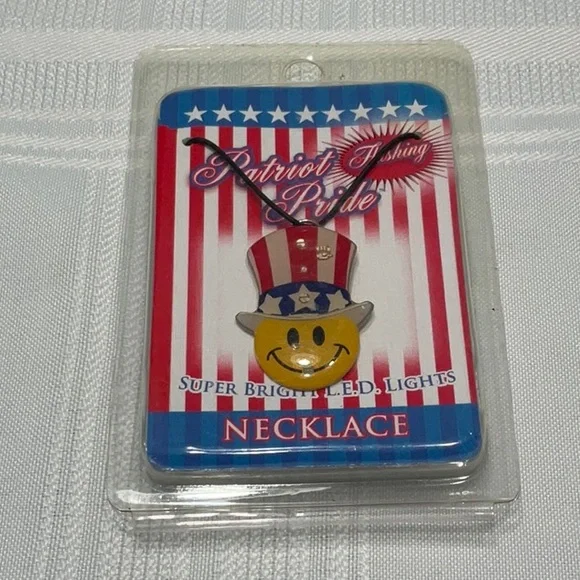 Patriots Pride Flashing Necklace Smiley Face with Red, White and Blue Top Hat