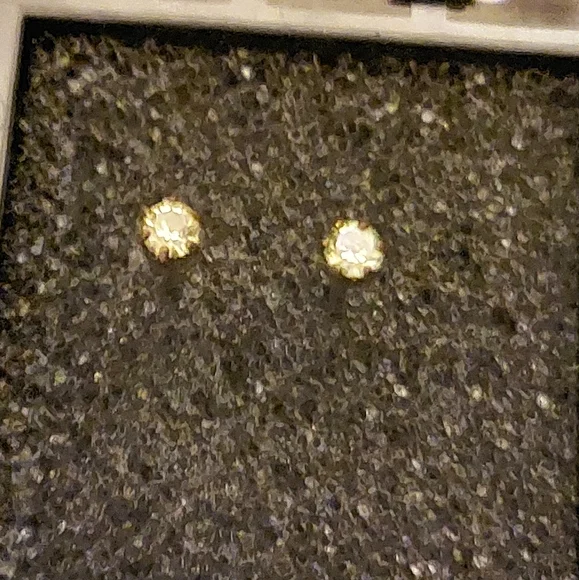 Tiny earings