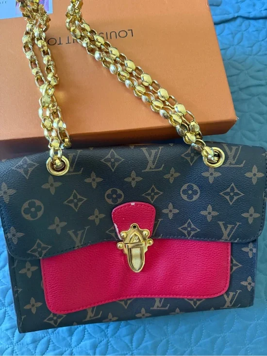 Louis Vuitton Monogram Shoulder Bag with Fuchsia Front Pocket and Gold Chain