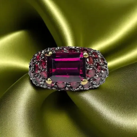 10K Gold -Natural Indian Garnet Cluster Ring - Size 6 -4.5CTTW Garnet Ring -4.4g