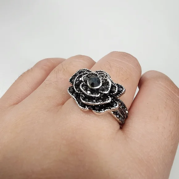 Sz 8 Gothic Black Rose Flower Ring Black Rhinestone Cocktail Statement Feminine