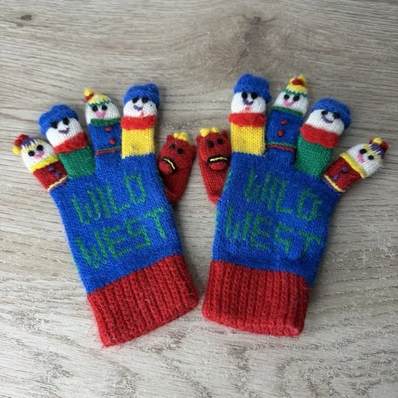 Just Friends Finger Puppet 
