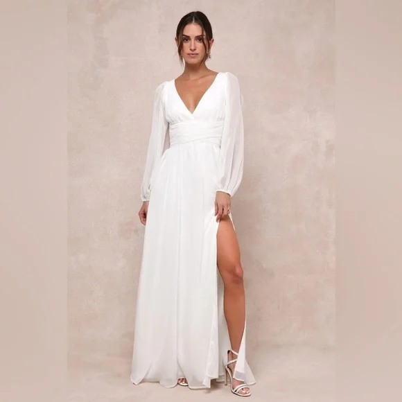 NWT Lulus Enchant My Love White V-Neck Long Sleeve Maxi Dress
