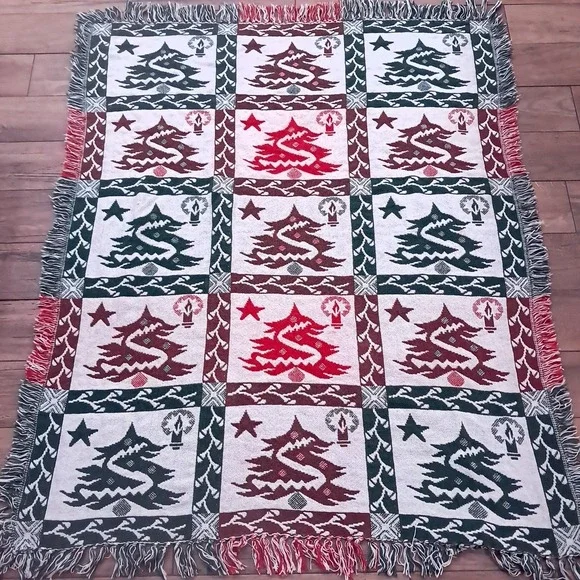 Christmas tree throw blanket tapestry fringed green red white 100% cotton fringe