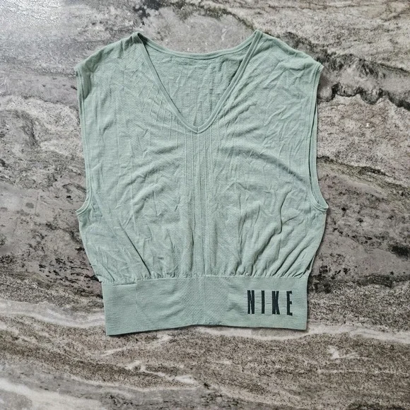 Nike green workout tank size med
